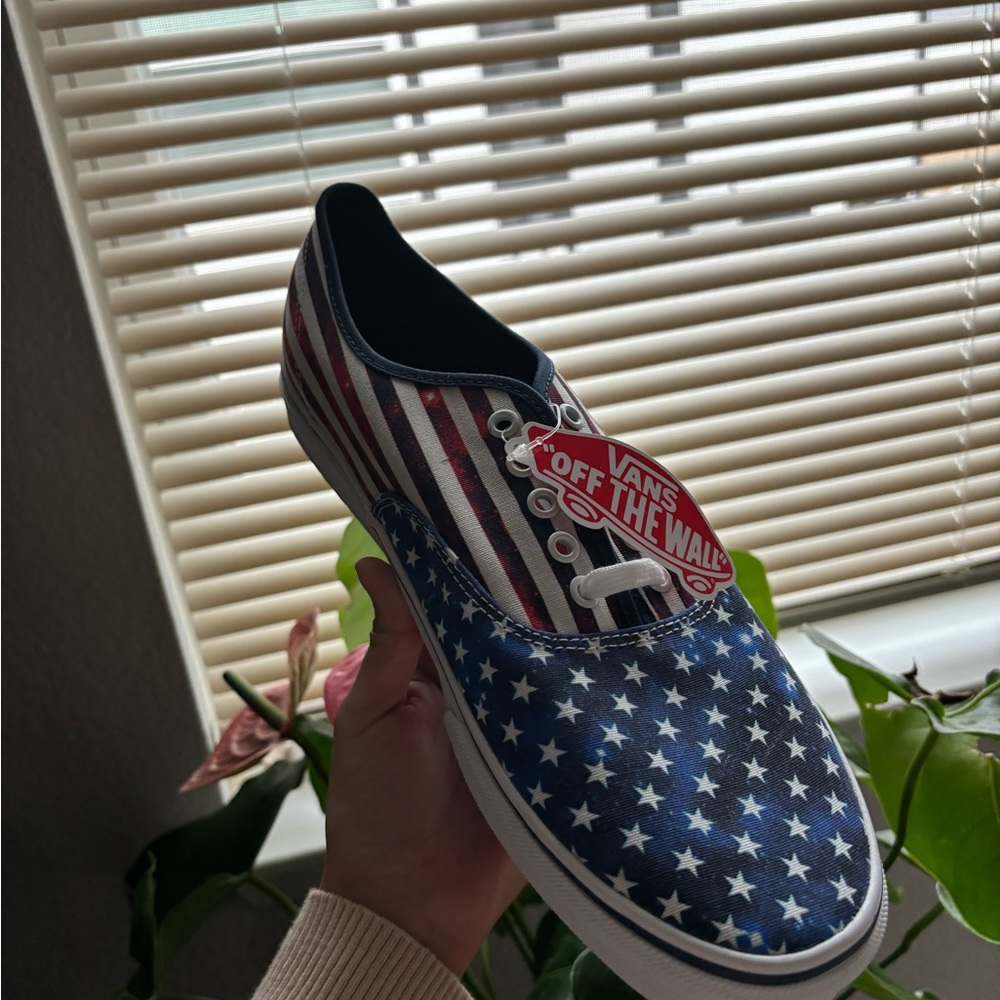 American Flag Vans Never worn - Picture 3 of 3